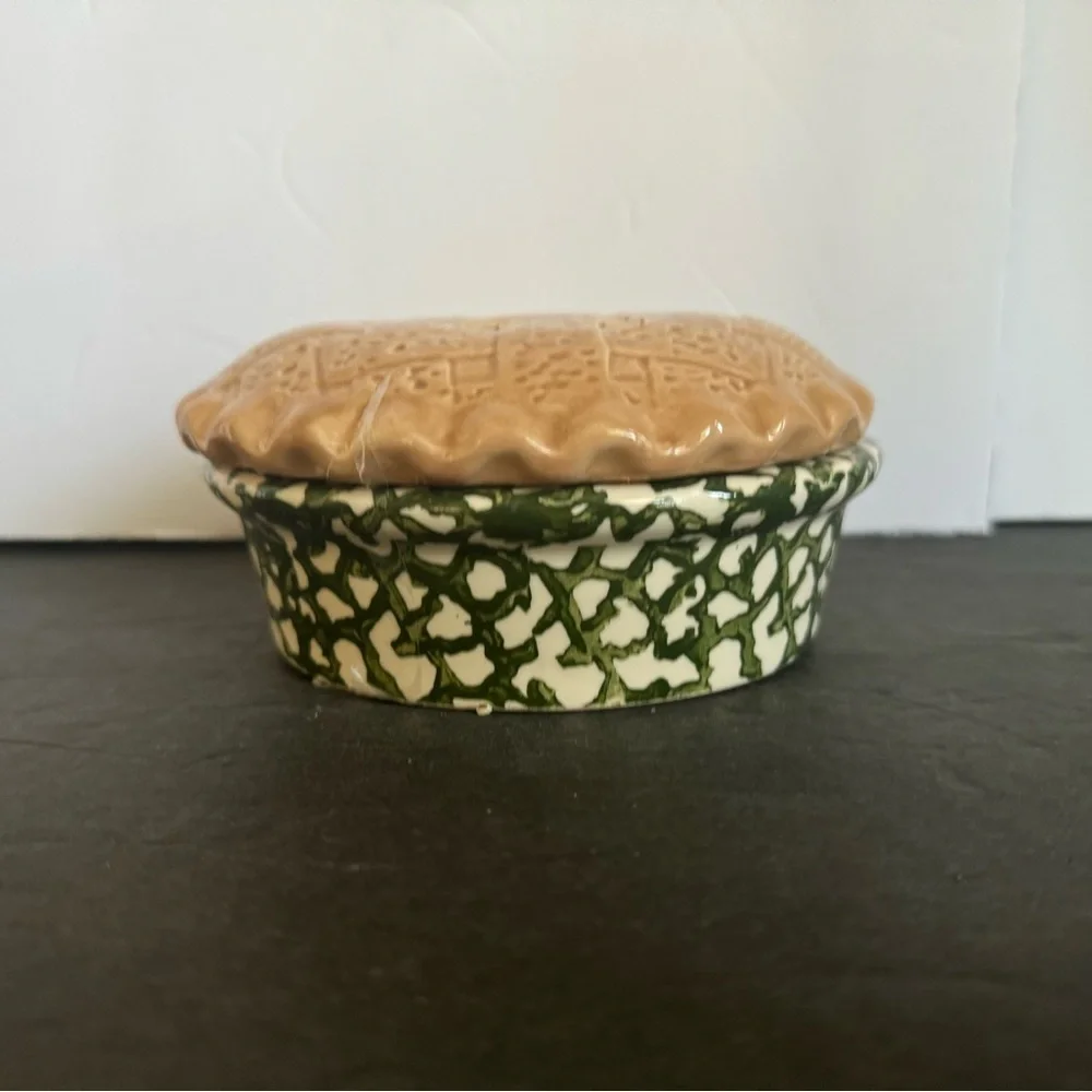 Nantucket Home Collectable Ceramic Pie Candle